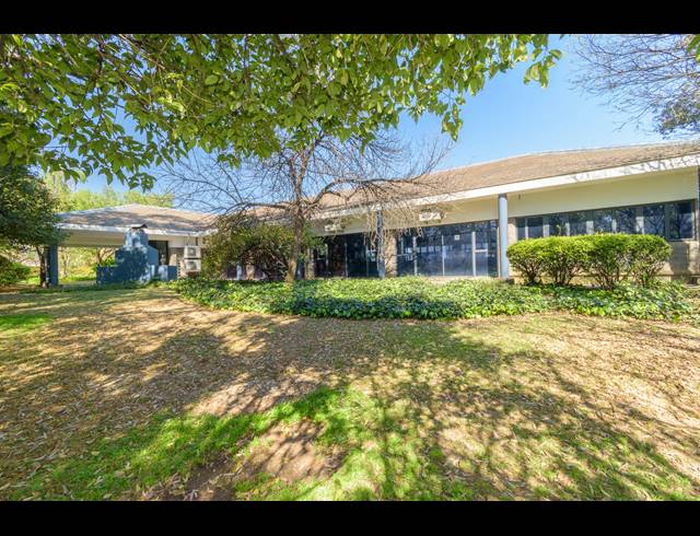 1,610M² OFFICE FOR SALE IN WOODMEAD